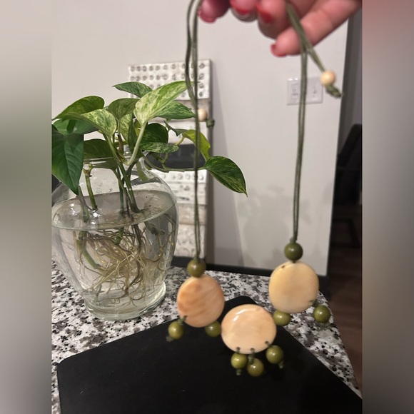 Tagua necklace - Picture 1 of 2